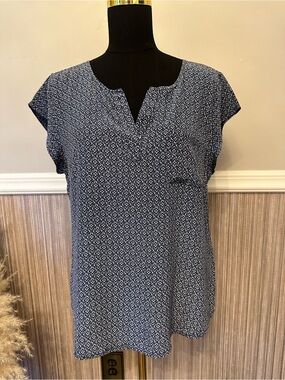 Cynthia Rowley 100% Silk Blouse Large Blue White Geometric Print Pocket Top